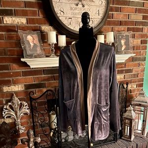 NWOT Sage amethyst velvet kimono with pockets.